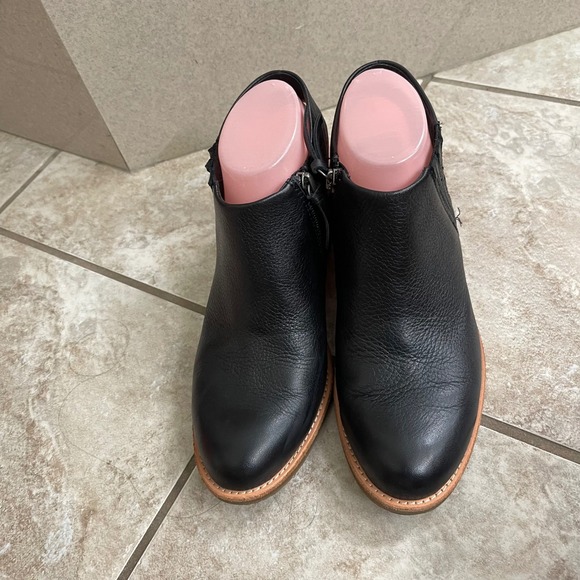 Sofft‎ Arabia Black Leather Slingback Bootie
Women Stacked Heel Western Size 8.5 - Picture 2 of 9